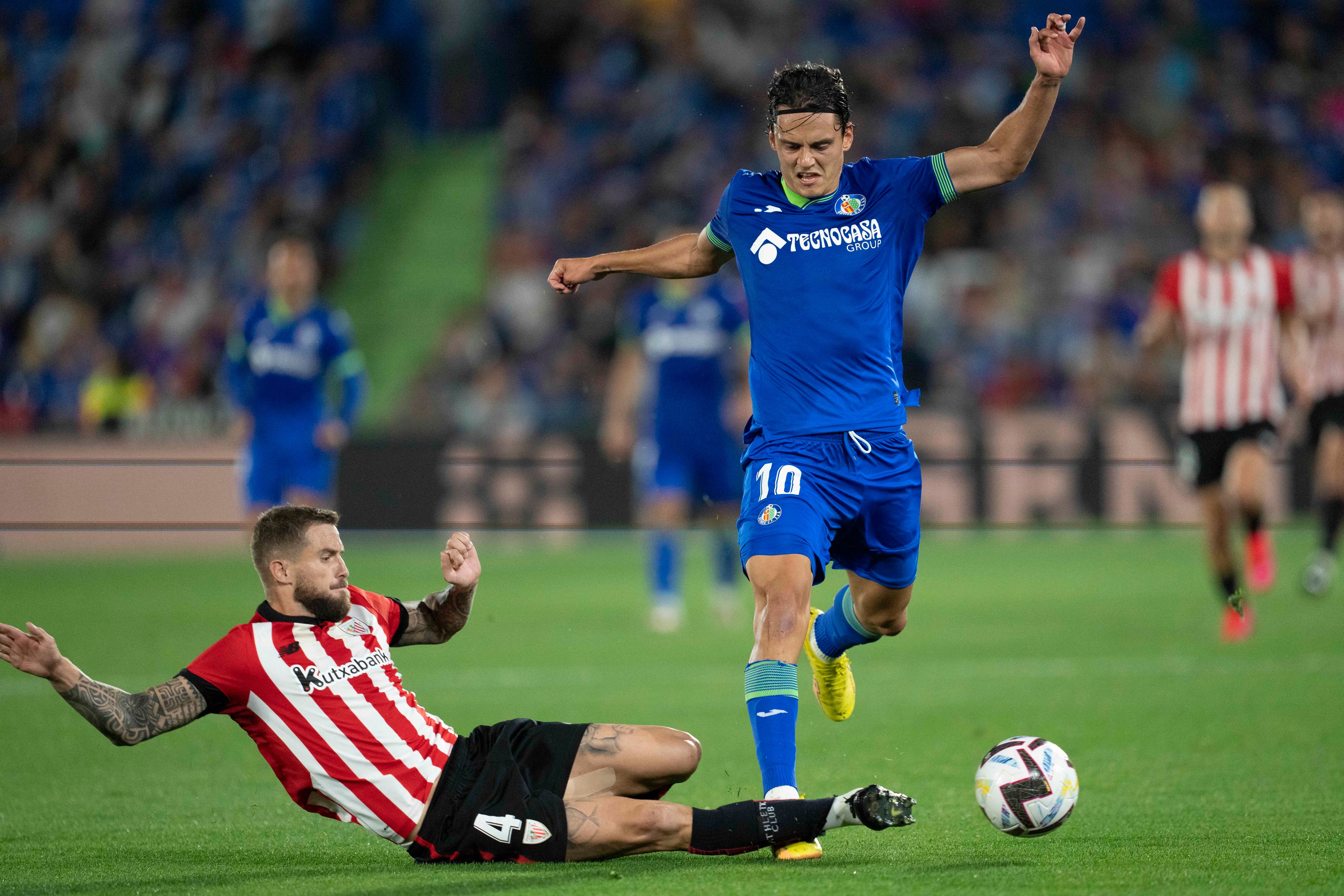 performance-Enes Ünal