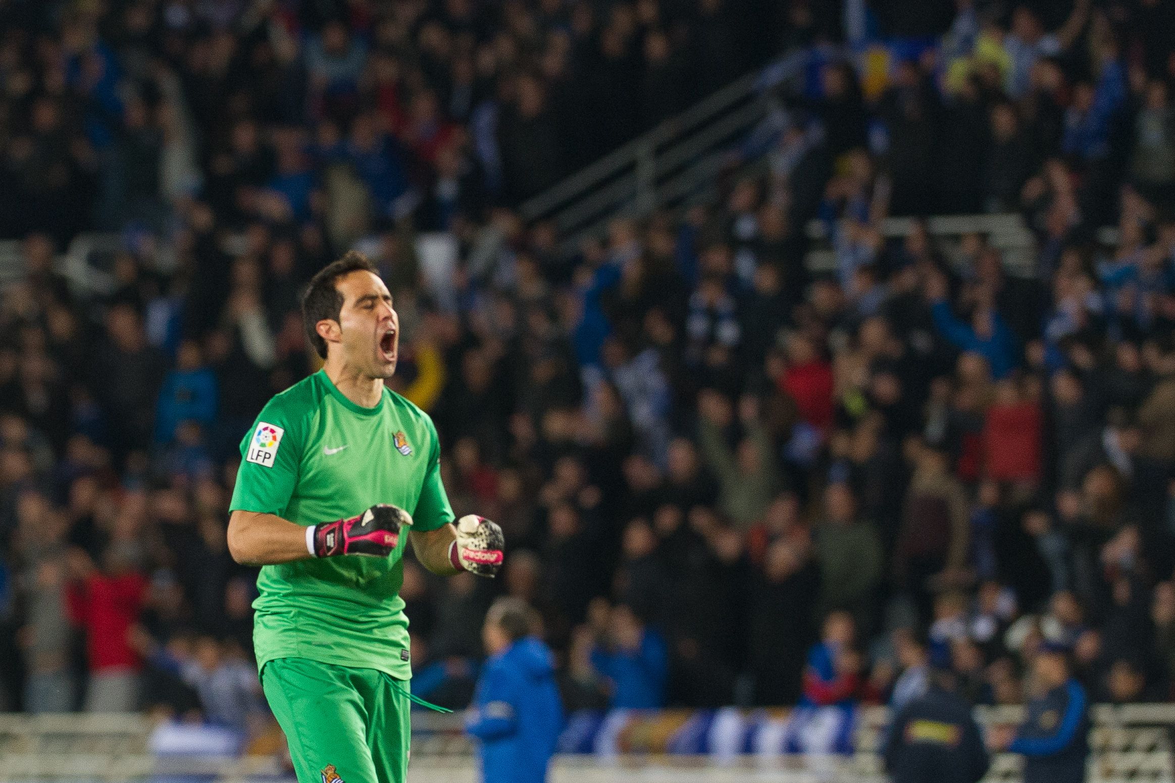 performance-Claudio Bravo