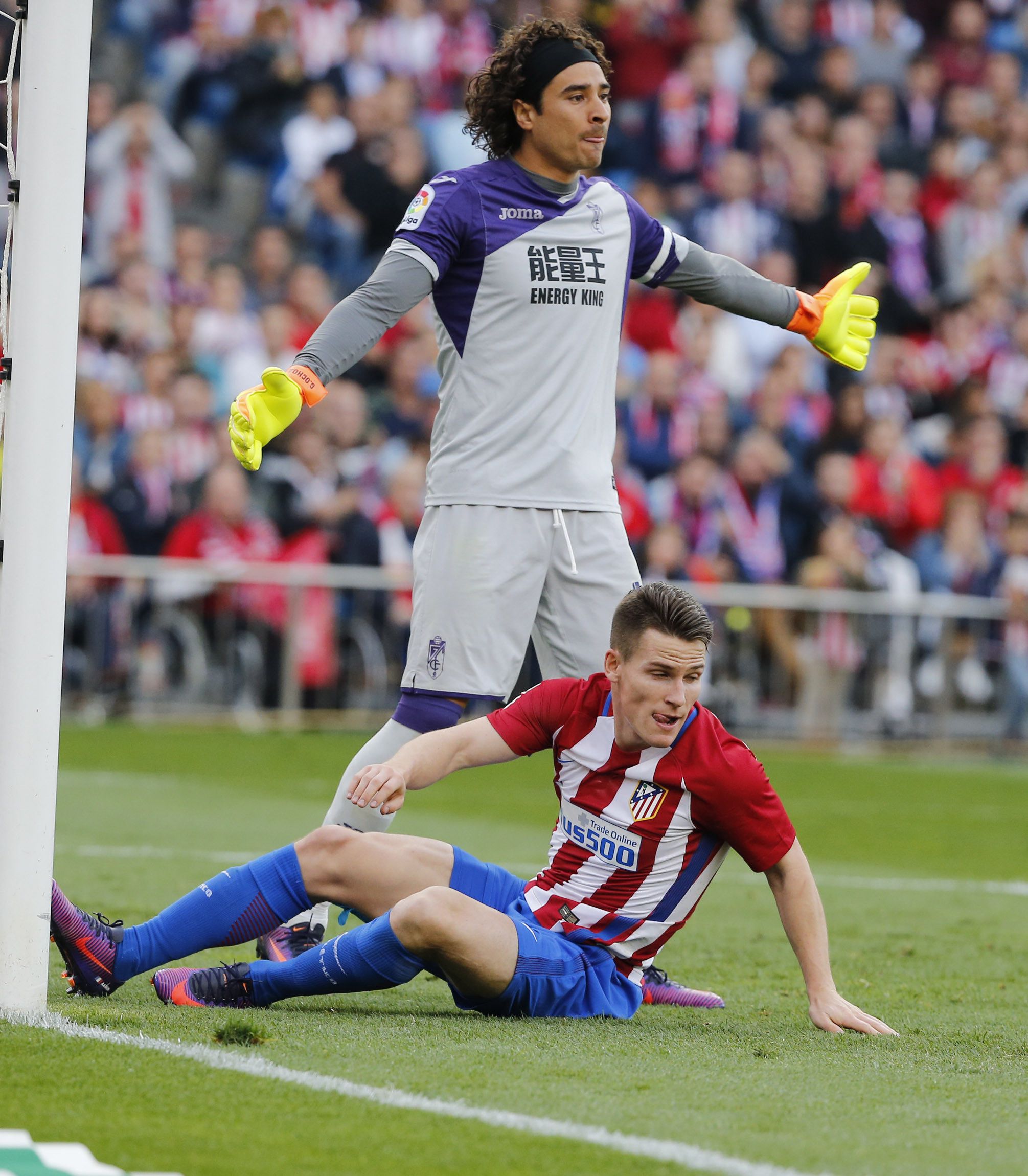 performance-Guillermo Ochoa