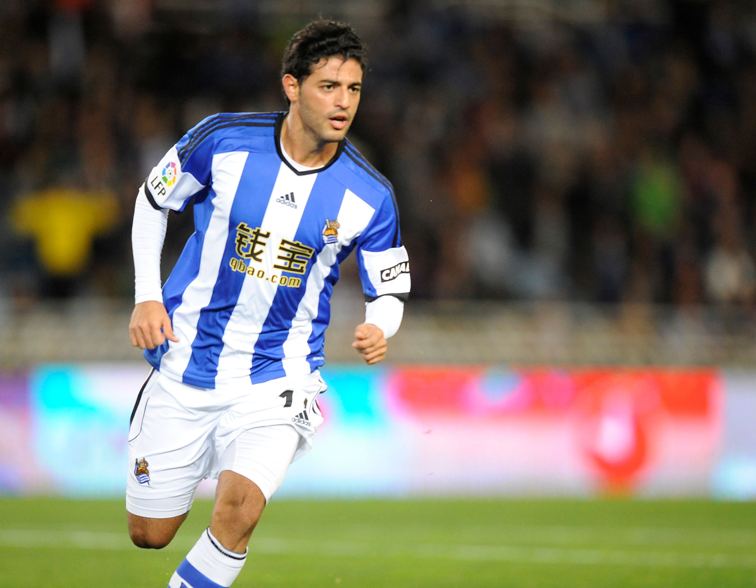 performance-Carlos Vela