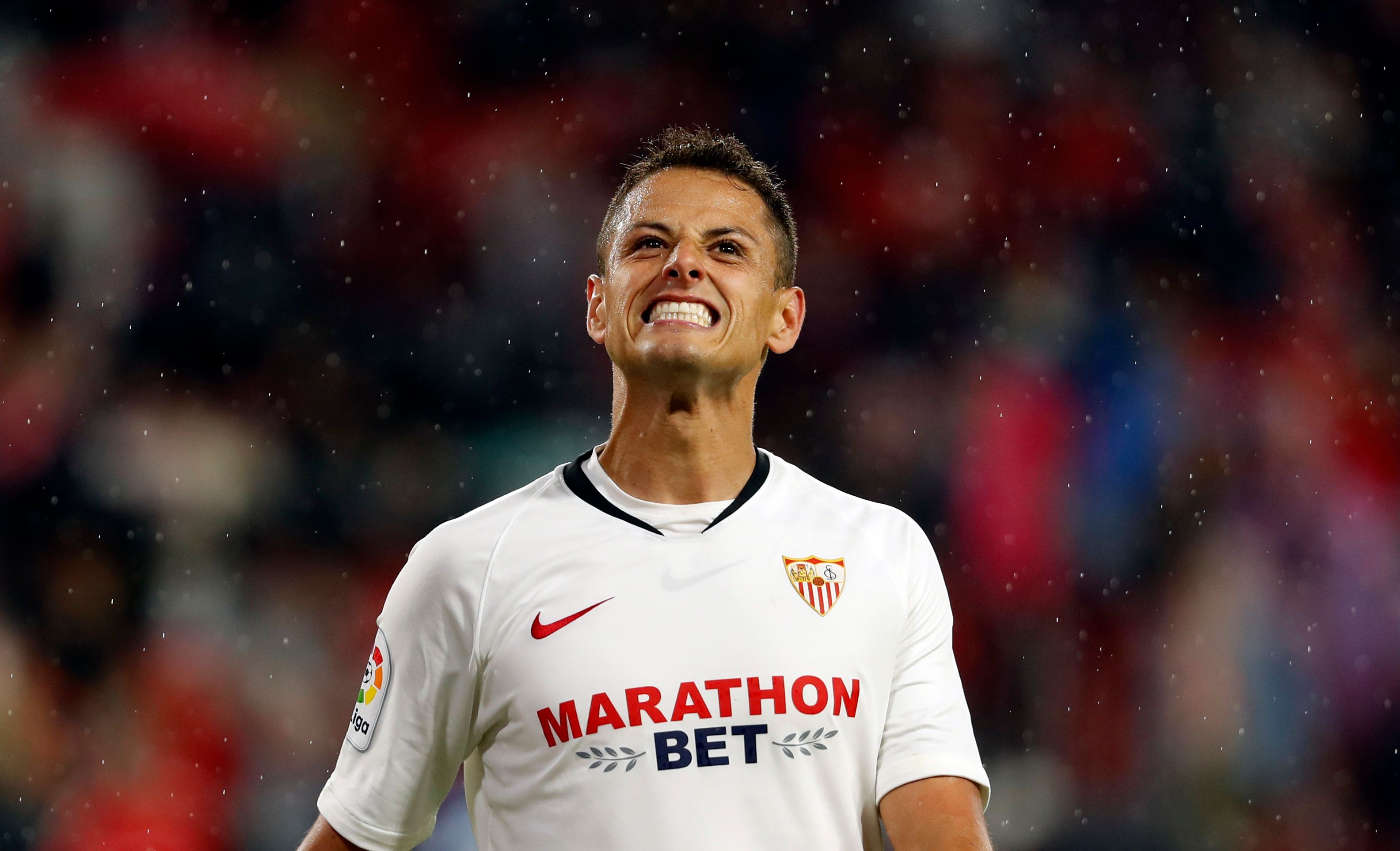 performance-Chicharito